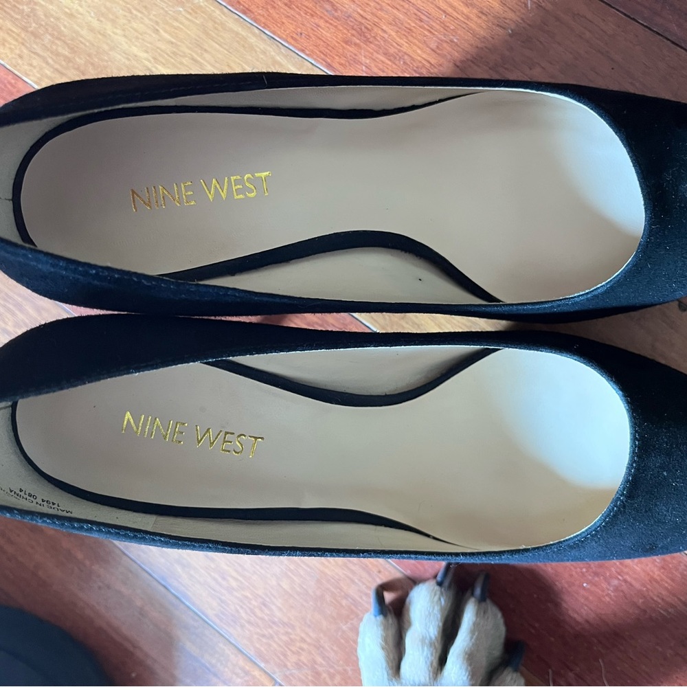 Nine West, size 7, black suede pumps, excellent condition, look brand new